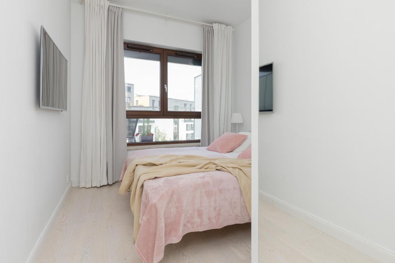 Apartment Sarmacka With Balcony Wilanow By Renters Warschau