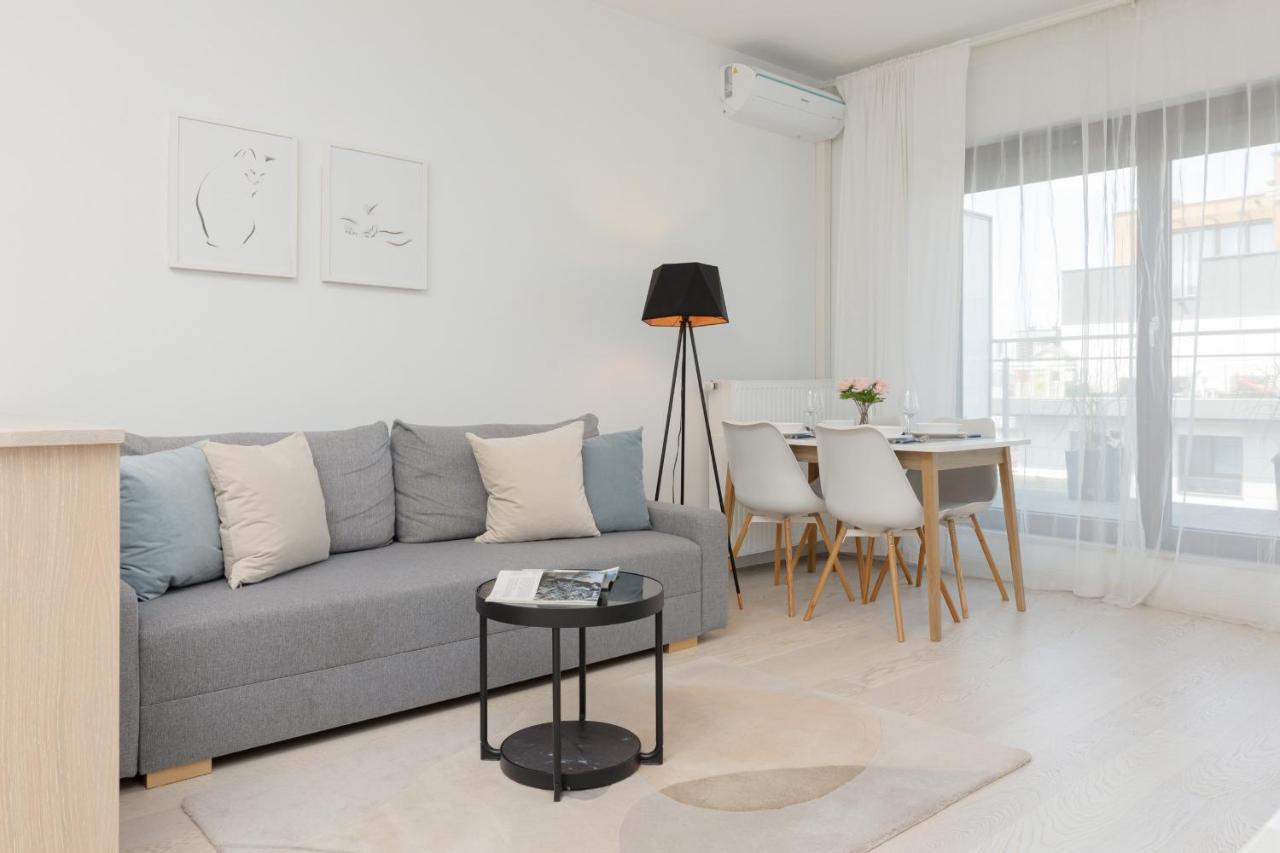 Sarmacka With Balcony Wilanow By Renters Apartmán Varšava